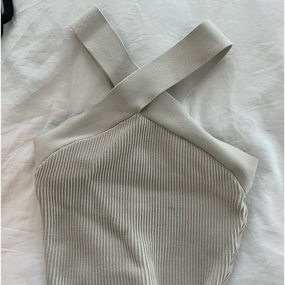Aritzia Ribbed Halter Neck Top Sz XS - Picture 2 of 3